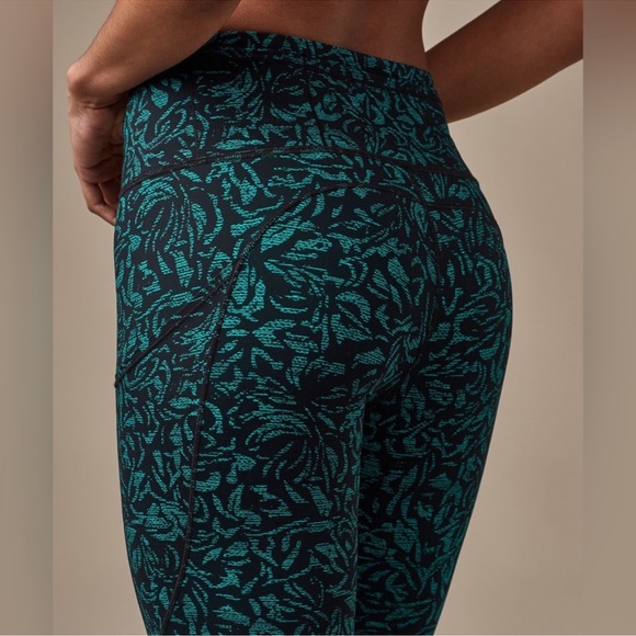 RARE SET! Lululemon Fast & Free Crop (19") & Energy Bra - Picture 3 of 11